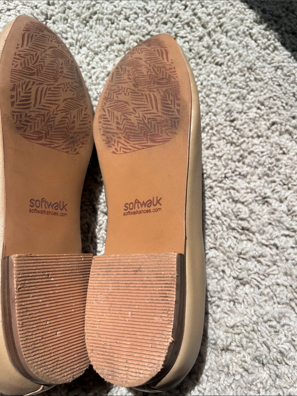 SoftWalk Women's Beige Leather Slip-On Flats 9 Narrow - Picture 5 of 6